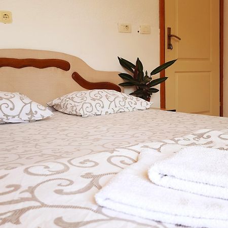 Apartments Dea Бар Екстериор снимка