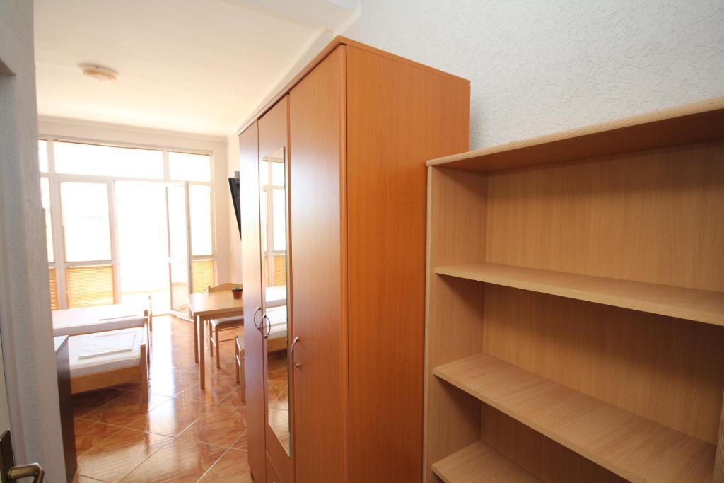Apartments Dea Бар Стая снимка