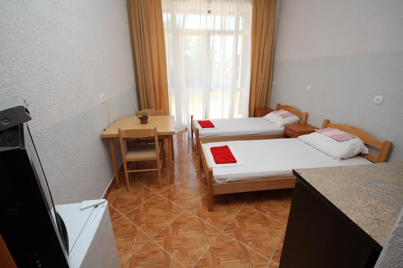 Apartments Dea Бар Екстериор снимка